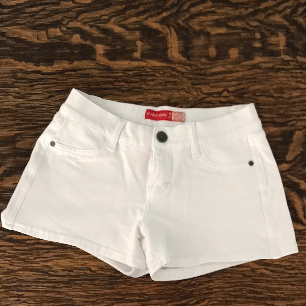 White stretchy shorts
